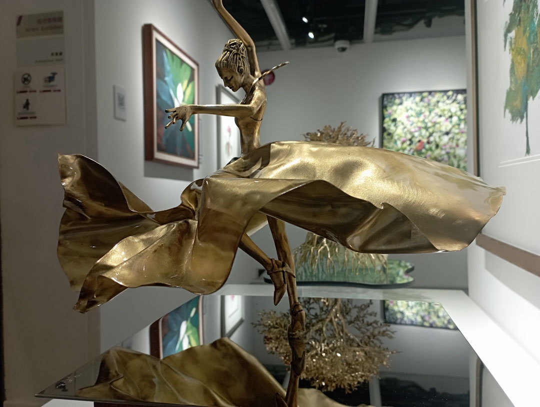 The Innovation and Impact of the "Dance" Series on Philippine Contemporary Art